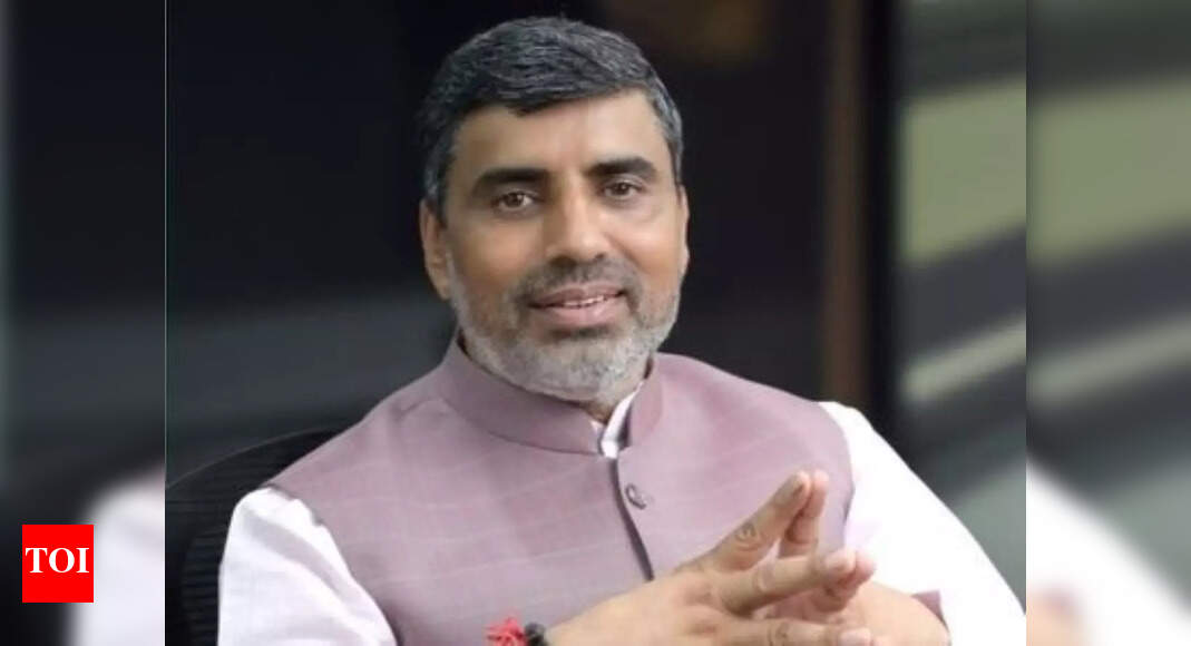 Haryana education minister calls Hindi national language, pushes to end English in department communication