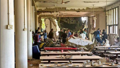  Doctors left the mess after lunch. Air India flight crashed minutes later