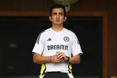 Gautam Gambhir rushes back home due to family emergency