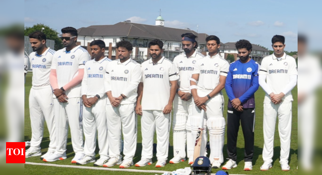India tour of England: India squad observes minute's silence for plane crash victims
