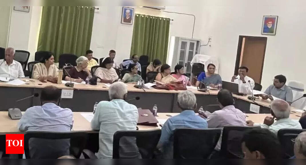 ‘Use latest technology to hold online counselling classes’ | Patna News ...