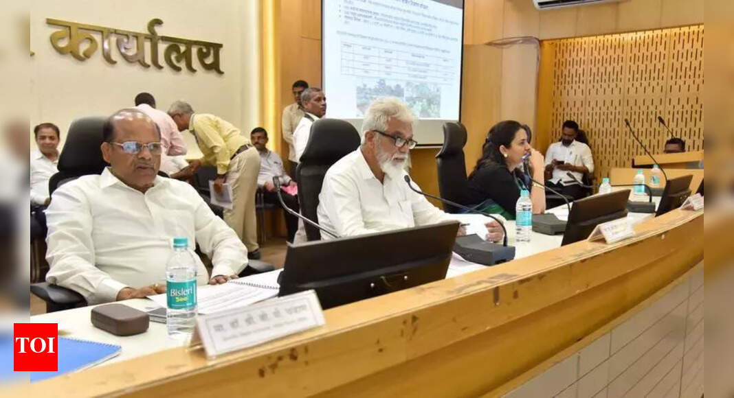 Onus on officials to provide quality education to students: Bhuse | Nashik News