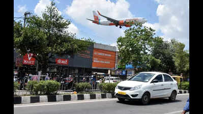 Crash sparks fear among residents near city airport