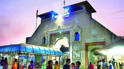 Maharashtra: After 'no non-Hindus' call, Shani temple fires 114 Muslim staff