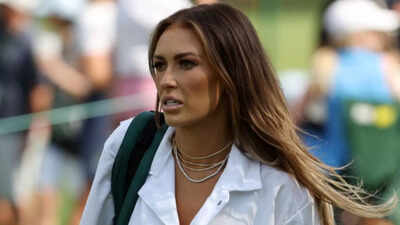 Wayne Gretzky’s daughter Paulina Gretzky filmed in awkward moment at 2016 U.S. Open by Oakmont cameraman