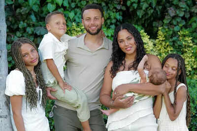 Stephen Curry's wife Ayesha Curry turns teary-eyed after recieving a heart touching note from kids