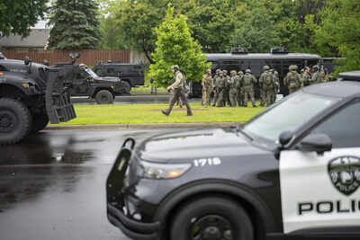 Minnesota lawmaker shooting: Police find ‘manifesto’ naming targets in suspect’s fake cop car; had list of politicians