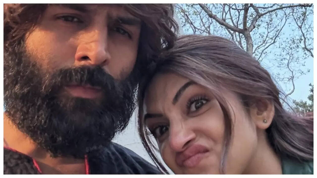 Kartik Aaryan's birthday wish for Sreeleela fuels romance rumours; fans tease 'matlabh kuch to hai' - Pic