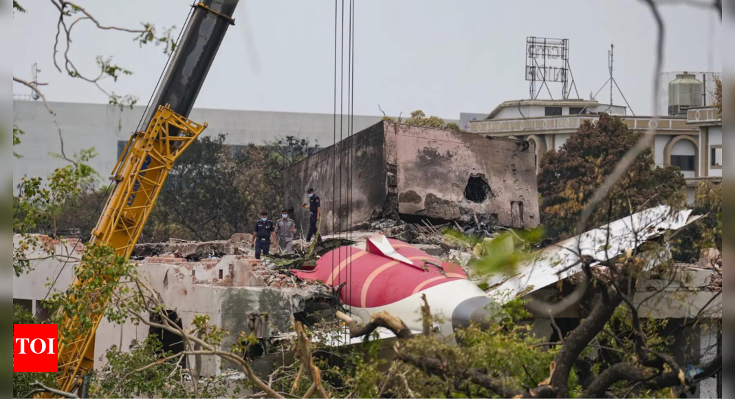 Teen witnesses and records Air India plane crash in Ahmedabad