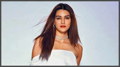 Did Kriti Sanon just CONFIRM joining Don 3 after Kiara Advani's exit due to pregnancy? Her reaction to paparazzi goes viral
