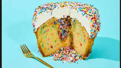Cake or cupcake?: Netizens debate the definition of a 4-pound cupcake set to hit the NYC supermarkets