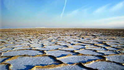 6 lakes around the world that are drying up due to environmental threats