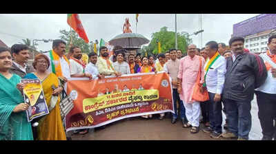 Bengaluru stampede: BJP stages protests in Belagavi Hubballi News