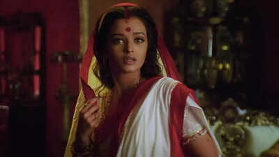 Neeta Lulla reveals she had to make Aishwarya Rai Bachchan's saree for 'Devdas' climax overnight as Sanjay Leela Bhansali wanted a longer pallu