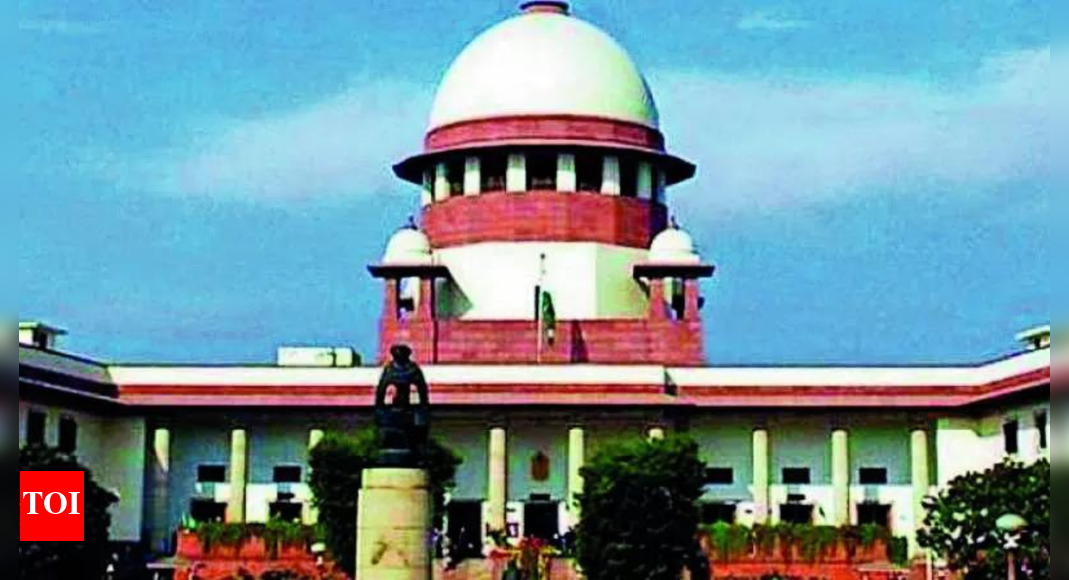 Contempt proceedings against cops 6 years after incident stayed by Supreme Court