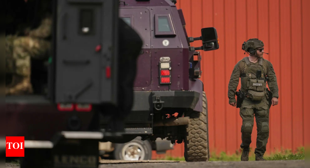 US: Lawmakers' shooter surrenders; his hit list had 70 names