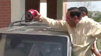 No red beacon, no frills: Old video of former Gujarat CM Vijay Rupani resurfaces - watch