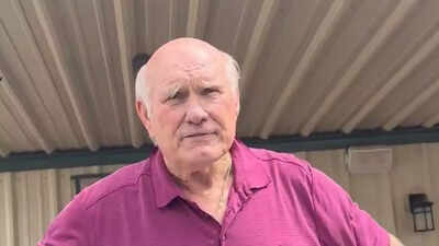 Terry Bradshaw breaks silence after surprising airport pat down caught on camera