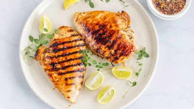 How to make Grilled Roast Chicken in a cooker at home