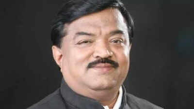 BJP takes into its fold man it said had ties with '93 blast convict