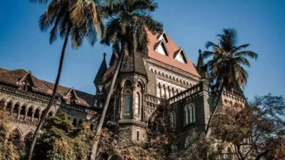 Remove ‘bouncers’, protect dog feeding rights, Bombay HC to housing society