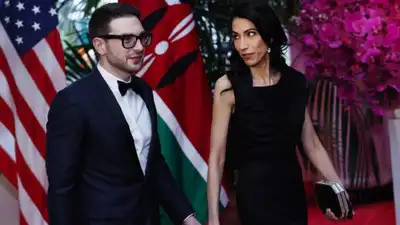  What's the age gap between the newest power couple in US?