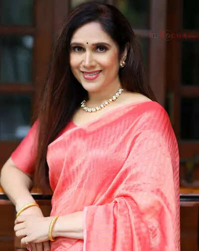 Meenakshi Seshadri dances track from 'Swati' to celebrate monsoon