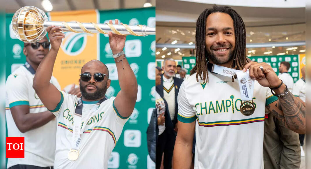 Champions SA return home: Thousands welcome WTC-winning Proteas - Watch