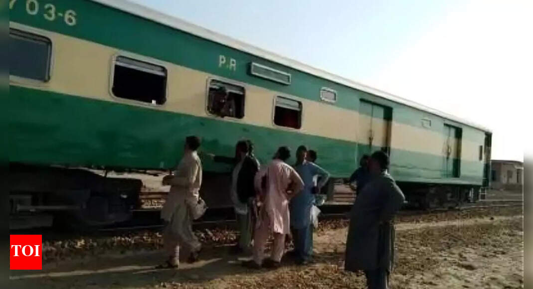 Pakistan: Bomb blast derails Jaffar Express in Sindh