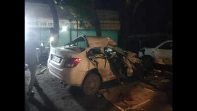 Speeding car crashes near Pune eatery, kills 8; driver, café staff ...
