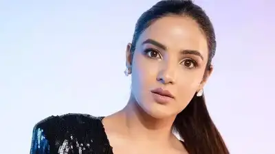 Jasmin Bhasin shuts down lip injection rumours; says, “It’s a filter, not an injection”