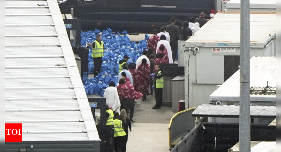 France mulls intercepting UK-bound migrant boats at sea
