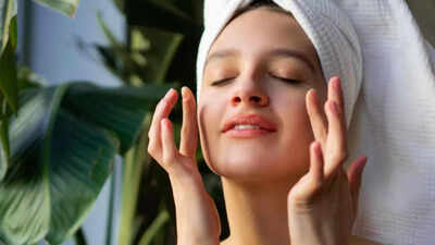  Why moisturization is crucial for healthy skin in this season