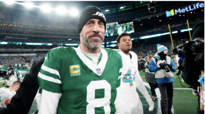  Aaron Rodgers’ tattoo resurfaces and fans go wild