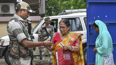  From  webcasting at 100% polling stations to mobile deposit facility, EC marks several firsts