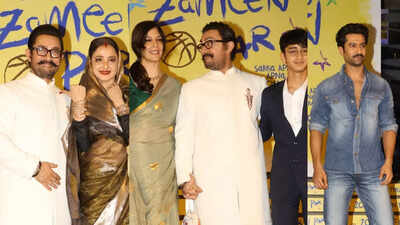 Aamir Khan, Gauri Spratt pose hand-in-hand with Azad Rao at 'Sitaare Zameen Par' screening; Rekha, Vicky Kaushal and other celebs attend - PICS inside