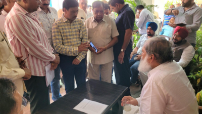 On woman’s complaint contact, alleged obscene messages being circulated, minister Vij directs DSP to register case