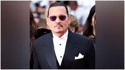 Johnny Depp dresses as Jack Sparrow for surprise visit to children's hospital in Spain