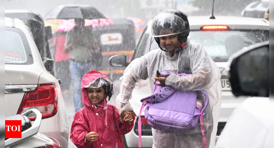 Mumbai weather: Moderate rain and humidity expected