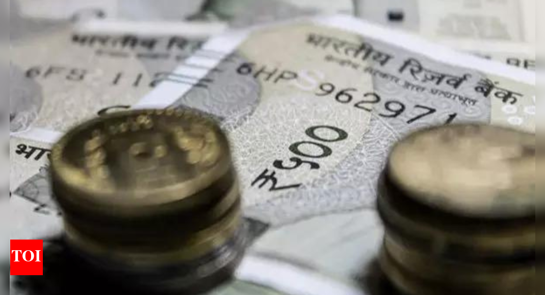 Rupee gains 14 paise to 86.59 vs US dollar; oil price dip, FII inflows support recovery, traders eye HDB IPO-linked inflows next week