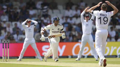  'What were they even thinking?' England take baffling review