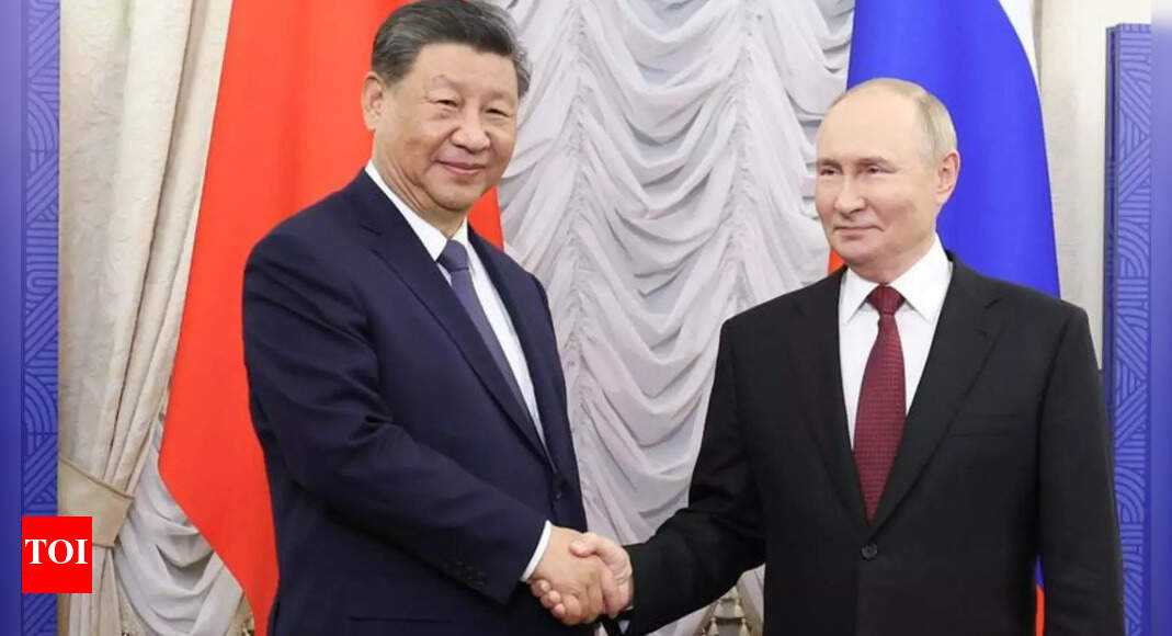 2025新作モデル Why China is fighting internet war with it 'friend' Russia トップス