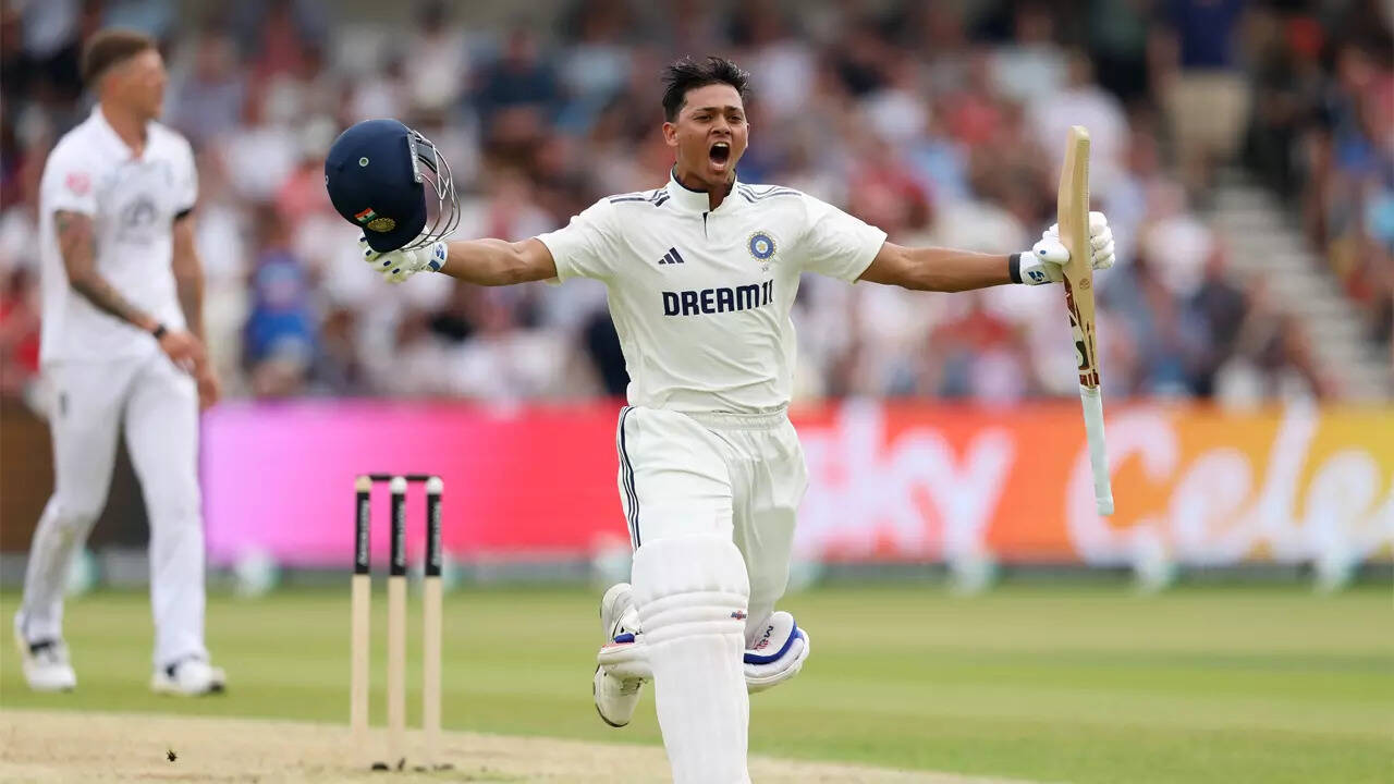Headingley Test: Yashasvi Jaiswal slams third ton vs England, continues  dream run in red-ball cricket | Cricket News - Times of India