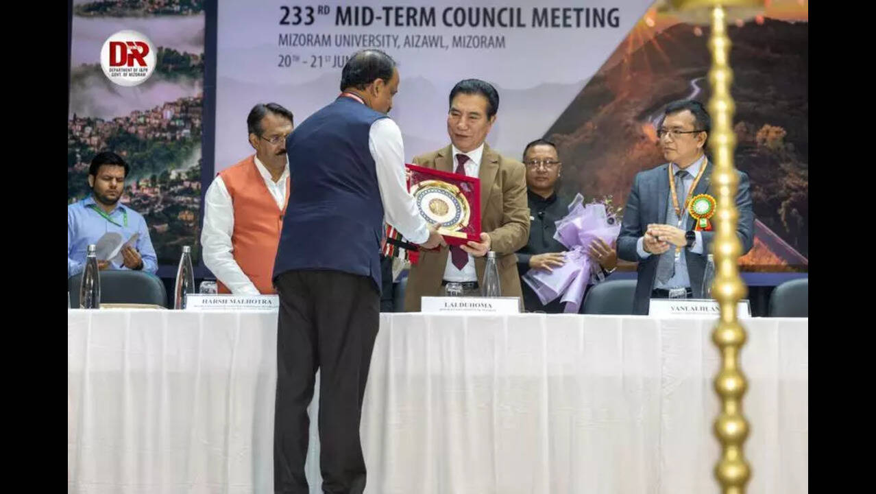 मिजोरम की सड़क घनत्व 46.37 किमी, राष्ट्रीय औसत से कम: लालडुहोमा