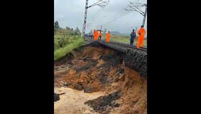 Train ops suffer as rain damages rly tracks