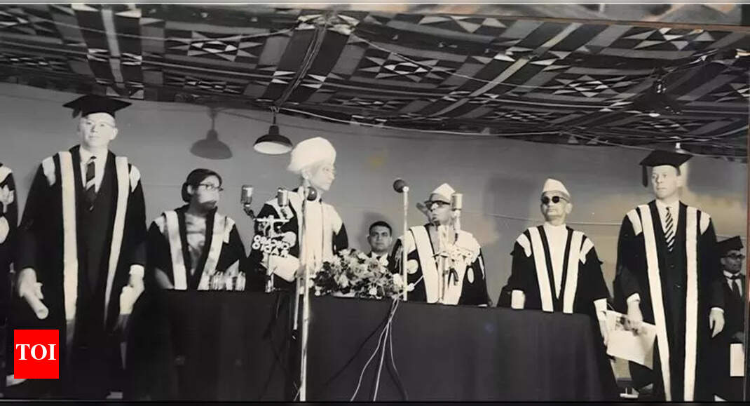 When Dr Radhakrishnan gave away degrees under tent at IIT-Kanpur