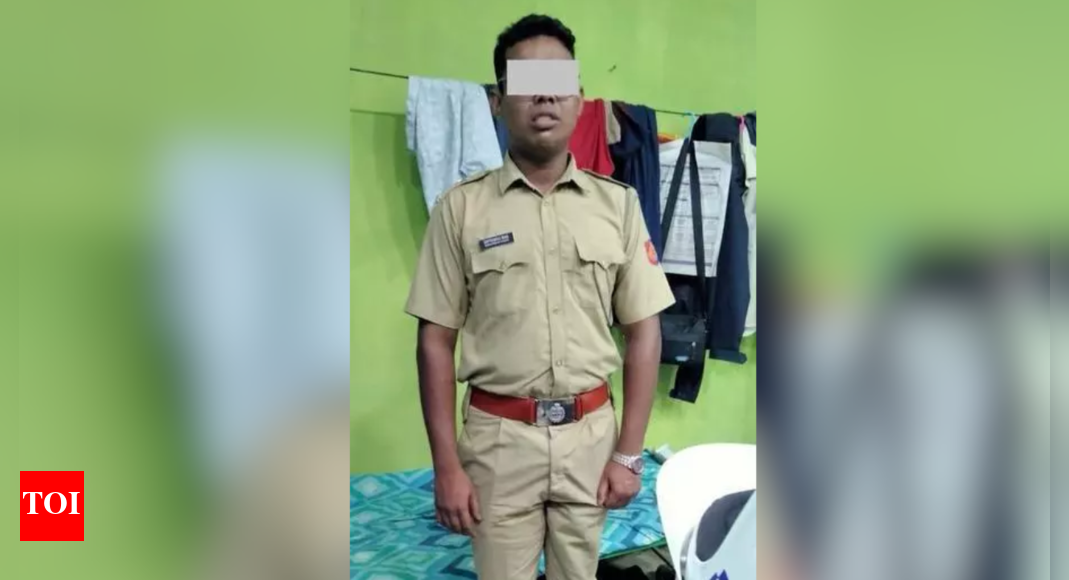 Dressed as inspector, 20-year-old visits Kolkata police station to impress girlfriend