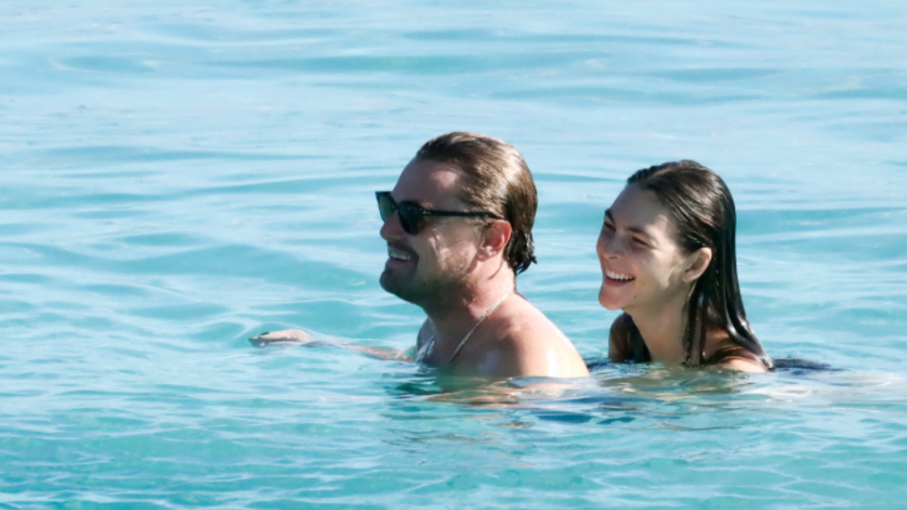 Leonardo DiCaprio's new girlfriend Vittoria Ceretti is above 25 and the  internet can't keep calm - Times of India