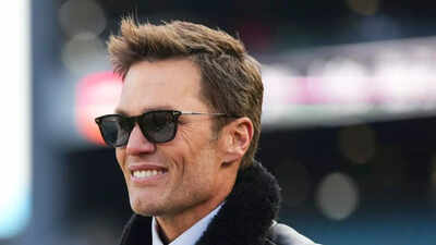 Tom Brady shocks everyone by laughing at Bill Belichick’s private moment with Jordon Hudson caught on doorbell