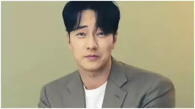  eyes are on 'Manager Kim'